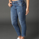 Women Blue Skinny Fit Mid-Rise Low Distress Stretchable Crop Jeans
