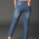 Women Blue Skinny Fit Mid-Rise Low Distress Stretchable Crop Jeans